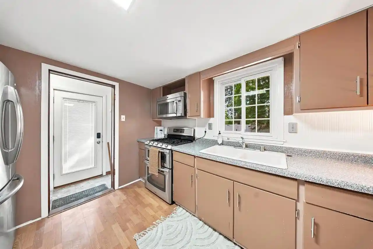 Photo 4 of Single family home for sale at 6001 S Lake Dr Dr, Cudahy, WI 53110 | MLS# 1976579 | Listing updated on 2026-09-01