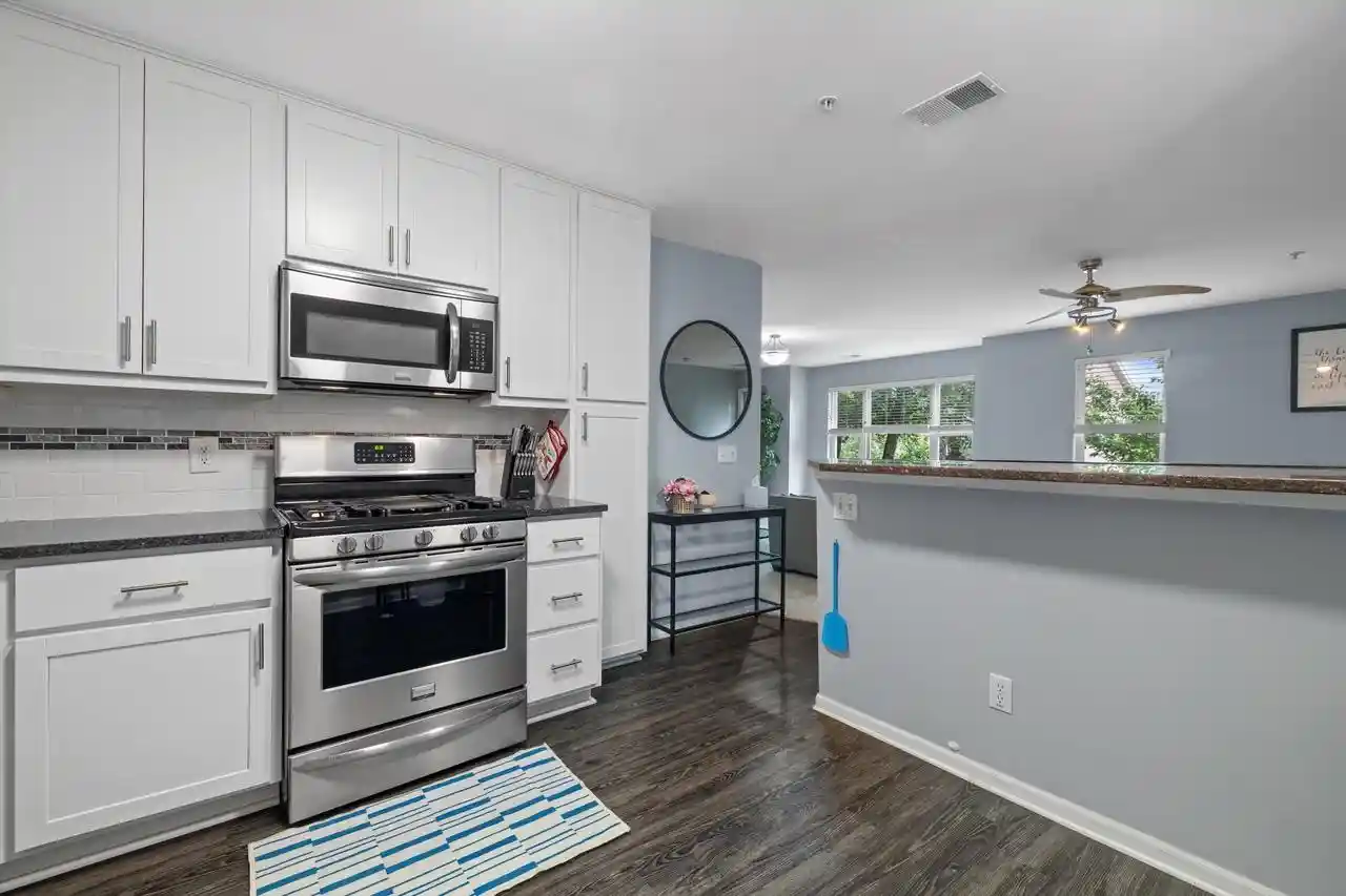 2nd image of 307 55th St St, Kenosha, WI 53140