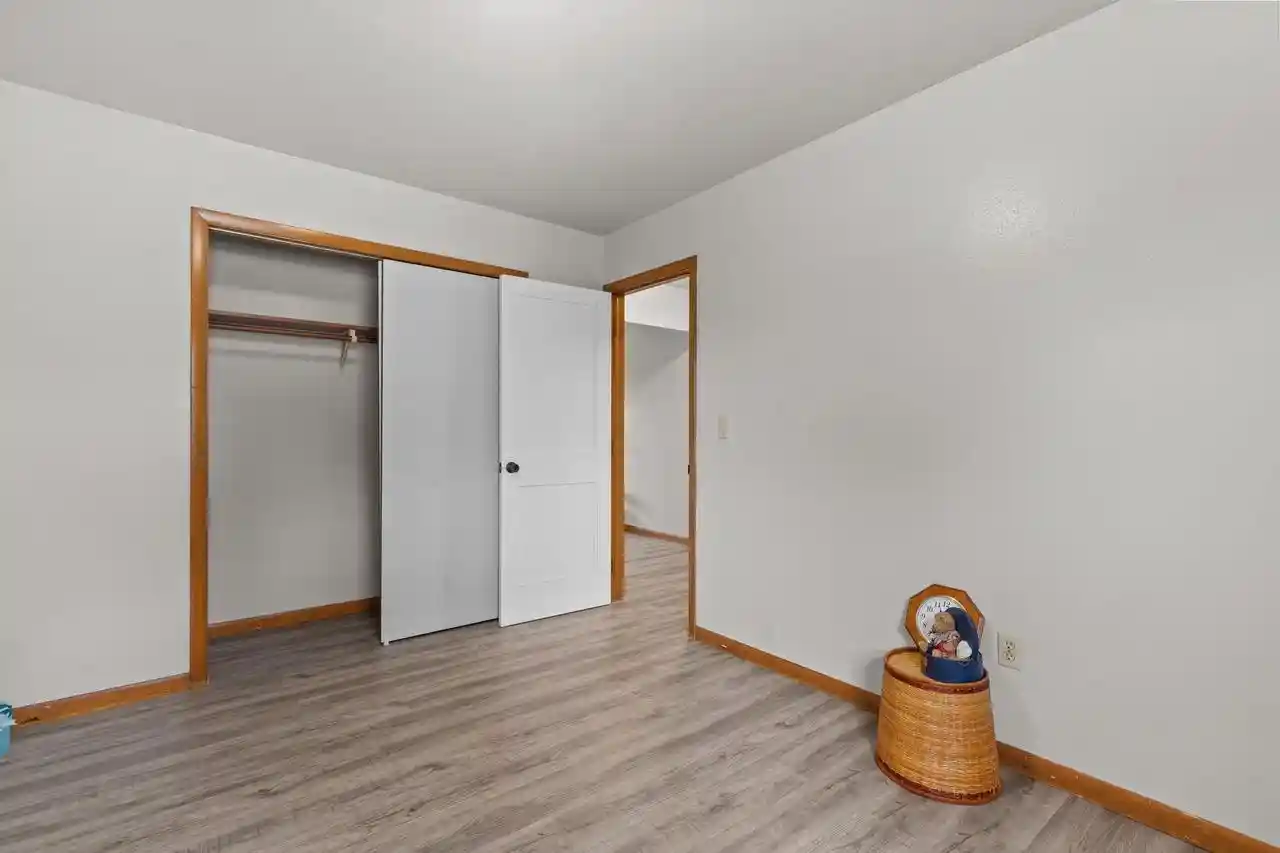 3rd image of 1860 Evans Street Street, Oshkosh, WI 54901 | MLS# 50331155