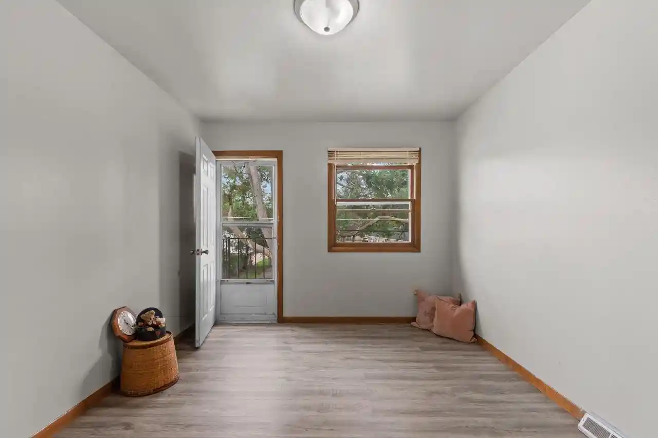 4th image of 1860 Evans Street Street, Oshkosh, WI 54901 | MLS# 50331155