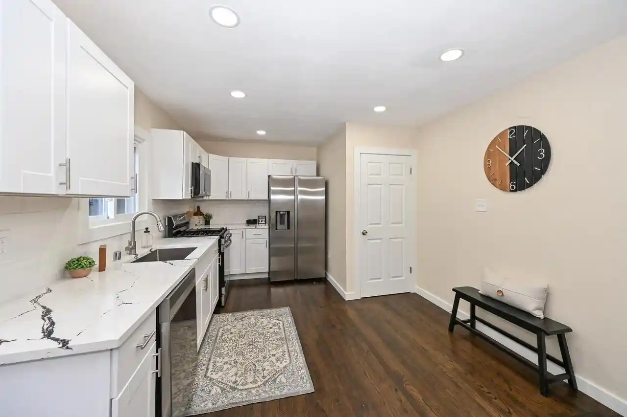 5th image of 7939 Hillcrest Dr Dr, Milwaukee, WI 53213 | MLS# 1976588