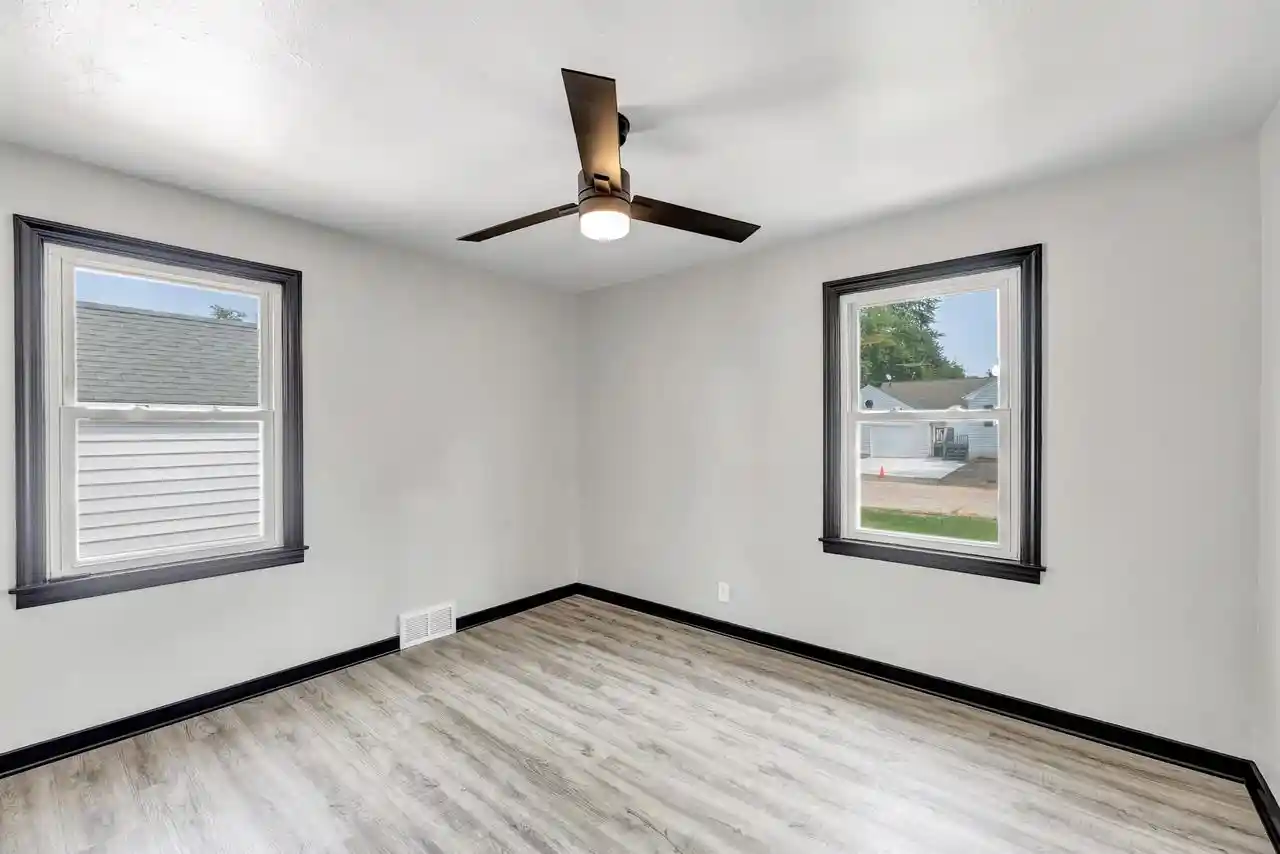 2nd image of 2302 Glendale Avenue Avenue, Green Bay, WI 54303 | MLS# 50331160