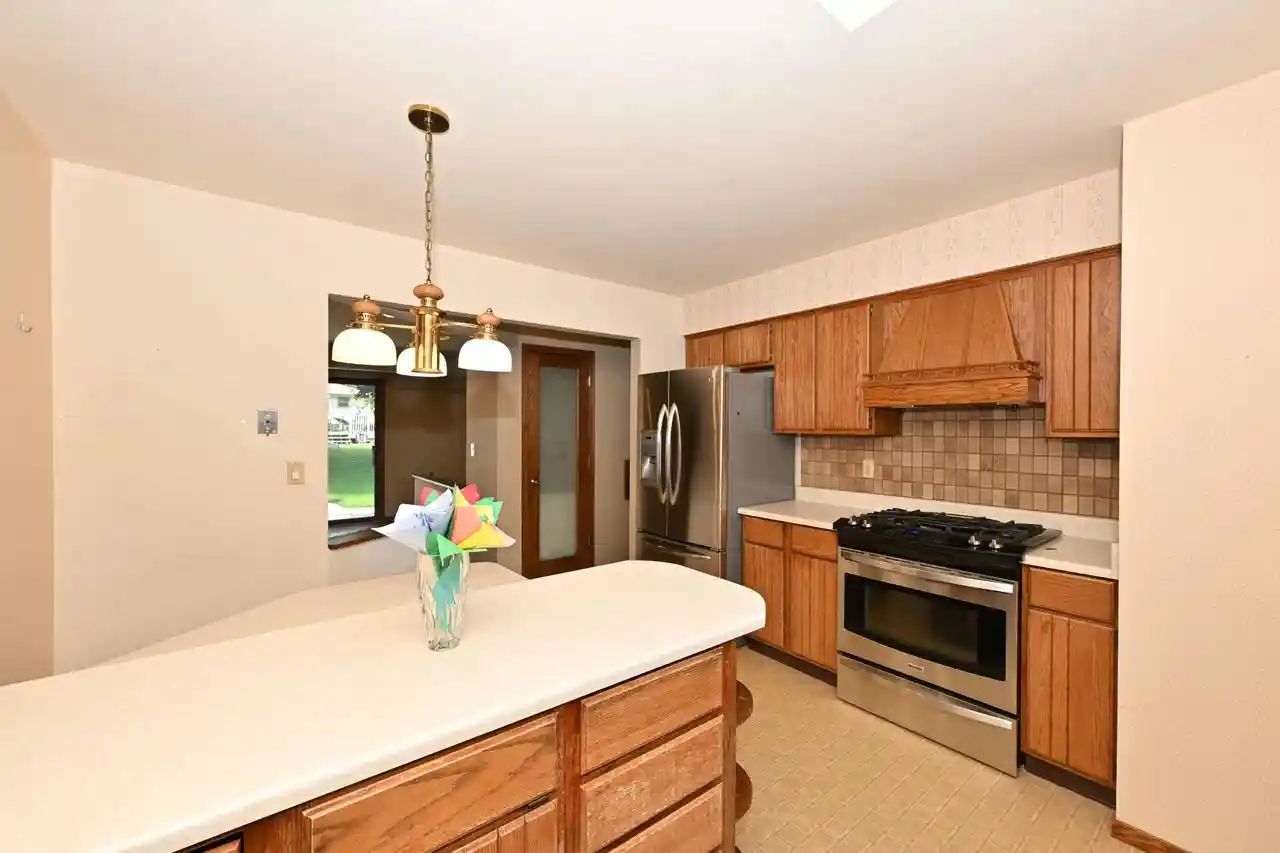 2nd image of 1956 Keith Lane Lane, Grafton, WI 53024 | MLS# 1976598