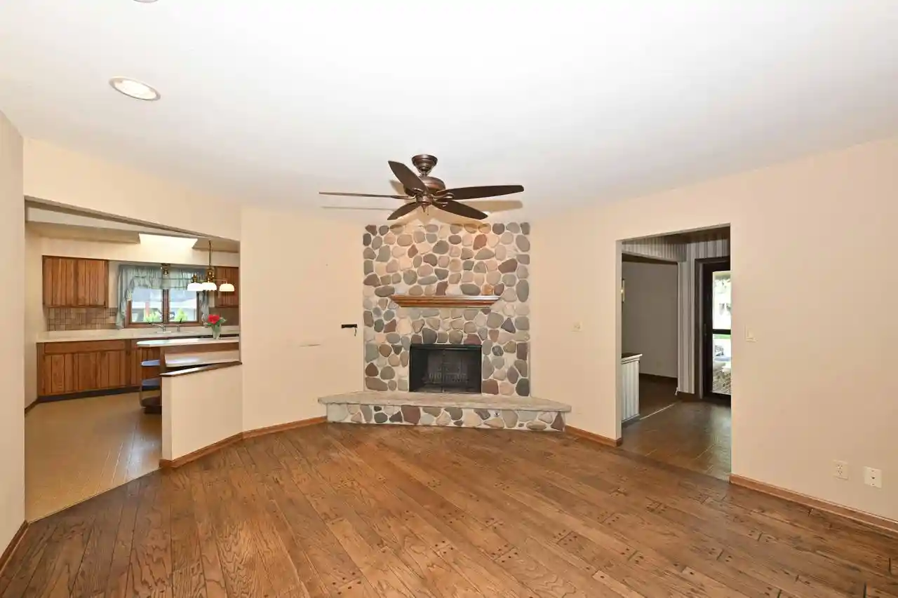 5th image of 1956 Keith Lane Lane, Grafton, WI 53024 | MLS# 1976598