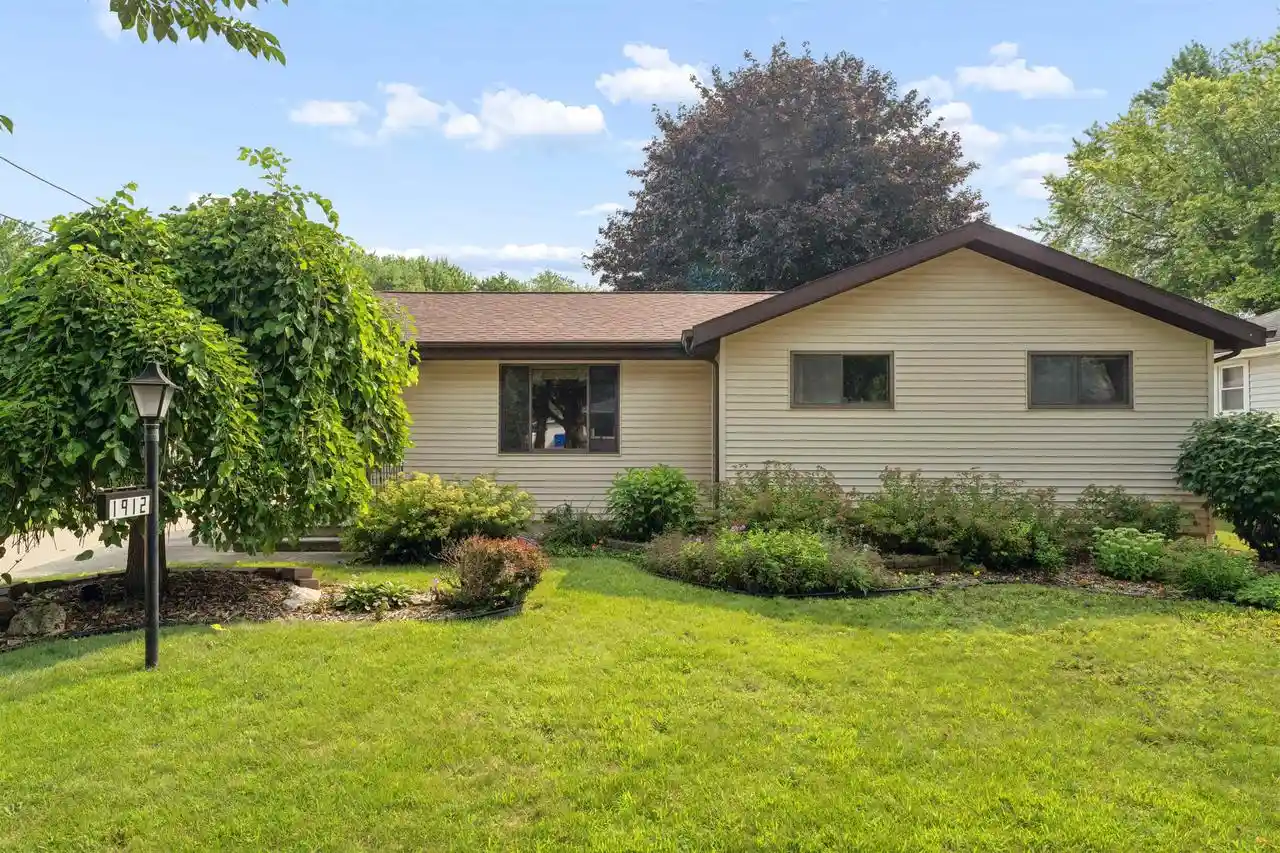 Photo 1 of Single family home for sale at 1912 S Walden Avenue Avenue, Appleton, WI 54915 | MLS# 50331167 | Listing updated on 2026-08-25