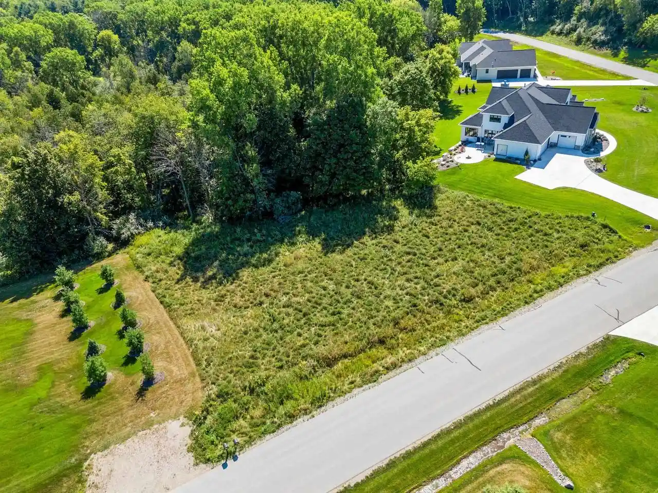 Photo 1 of Land for sale at 2520 Breezeway Bluff Court Court, Green Bay, WI 54313 | MLS# 50331176 | Listing updated on 2026-08-18