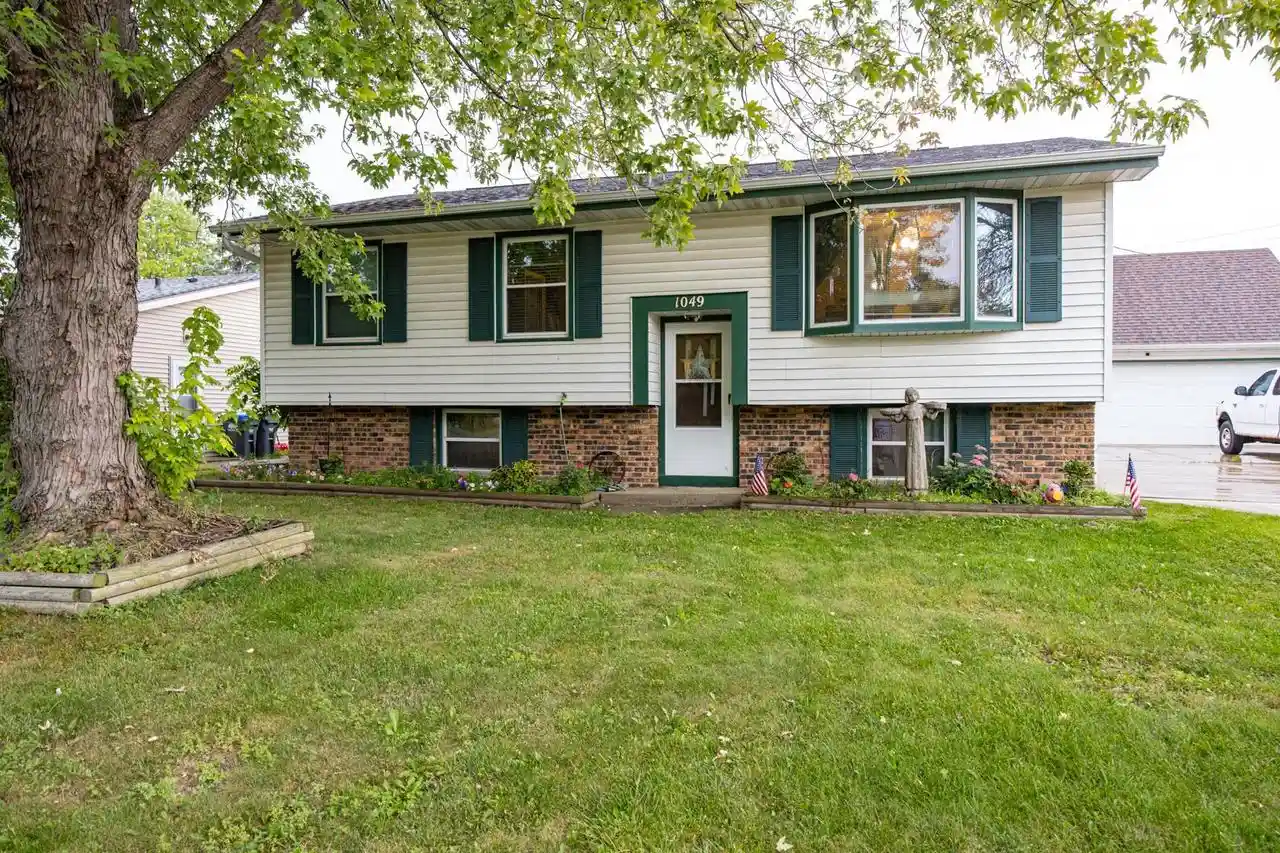 1st image of 1049 Gillingham Road Road, Neenah, WI 54956 | MLS# 50331177