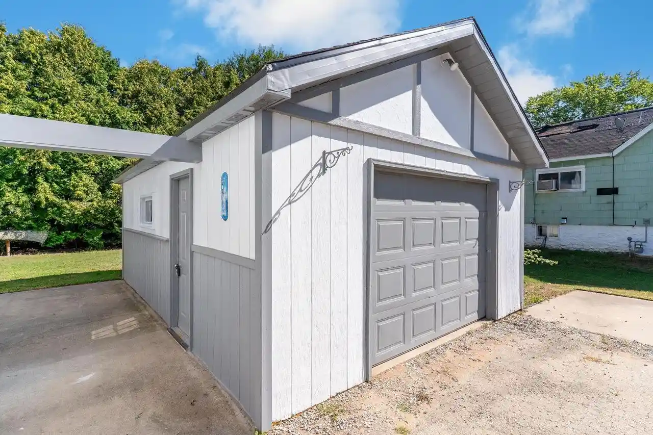 42nd image of 617 4th Street Street, Oconto, WI 54153 | MLS# 50331173