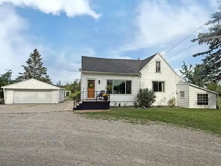1st image of W140n11161 Country Aire Dr Dr Dr, Germantown, WI 53022 | MLS# 1976620