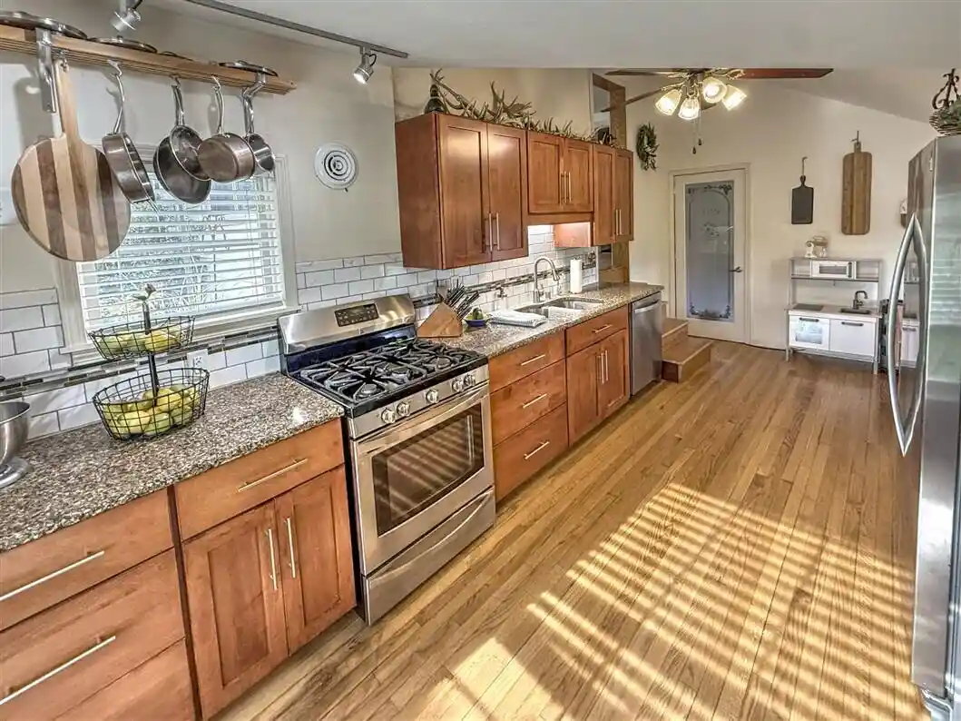 3rd image of W140N11161 Country Aire Dr Dr Dr, Germantown, WI 53022 | MLS# 1976620