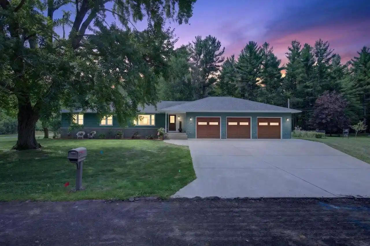 1st image of 611 Johnson Parkway Parkway, Wisconsin Rapids, WI 54494 | MLS# 22604008