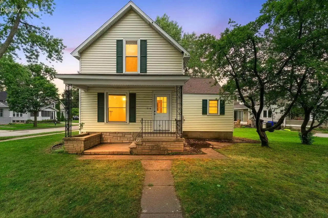 Photo 1 of Single family home for sale at 1016 E Vine Street Street, Appleton, WI 54911 | MLS# 1976627 | Listing updated on 2026-09-10