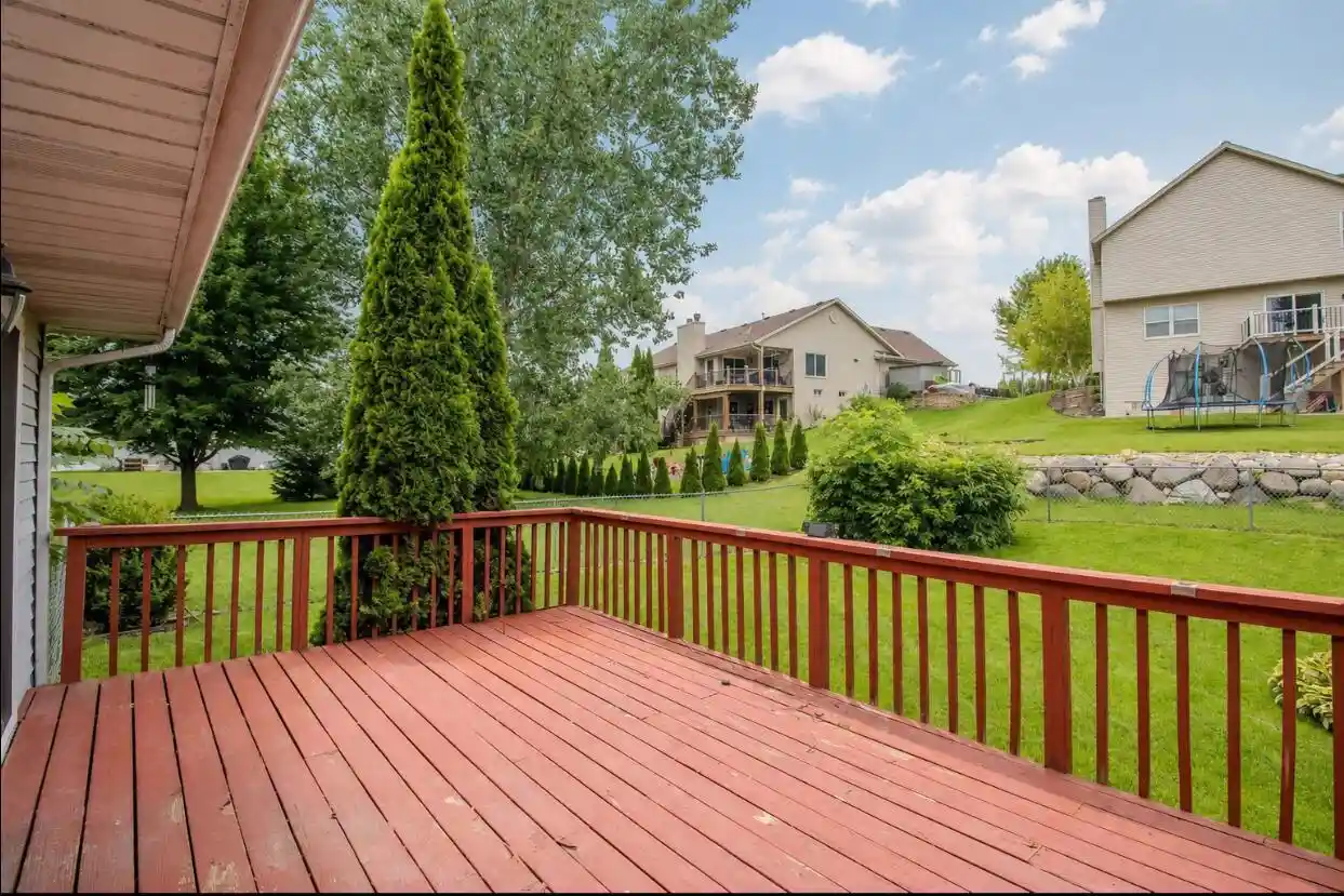 2nd image of 300 Martin Dr Dr, Fredonia, WI 53021 | MLS# 1976628