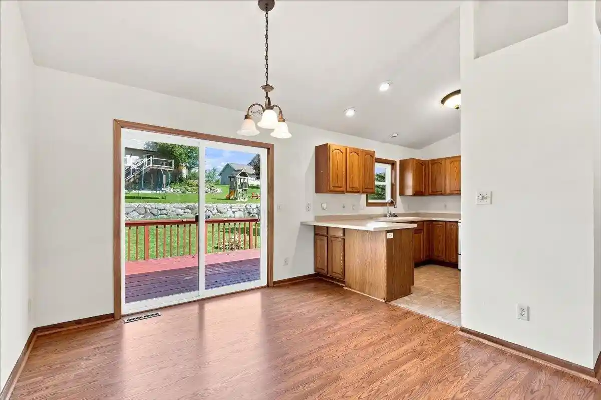 42nd image of 300 Martin Dr Dr, Fredonia, WI 53021 | MLS# 1976628
