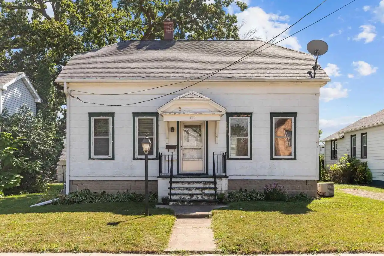 1st image of 541 Ceape Avenue Avenue, Oshkosh, WI 54901 | MLS# 50331196