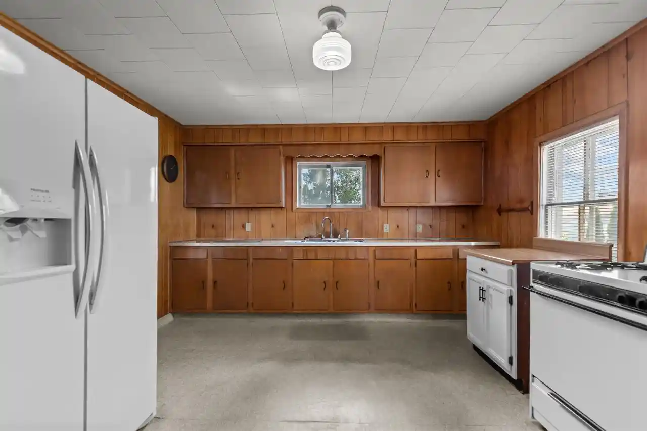 3rd image of 541 Ceape Avenue Avenue, Oshkosh, WI 54901 | MLS# 50331196