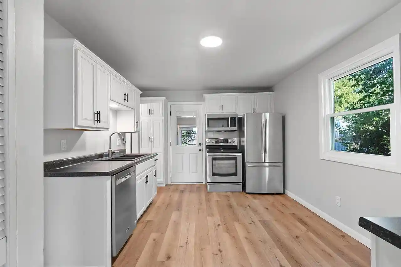 Photo 3 of Single family home for sale at 828 S Chestnut Avenue Avenue, Green Bay, WI 54304 | MLS# 50331211 | Listing updated on 2026-08-27