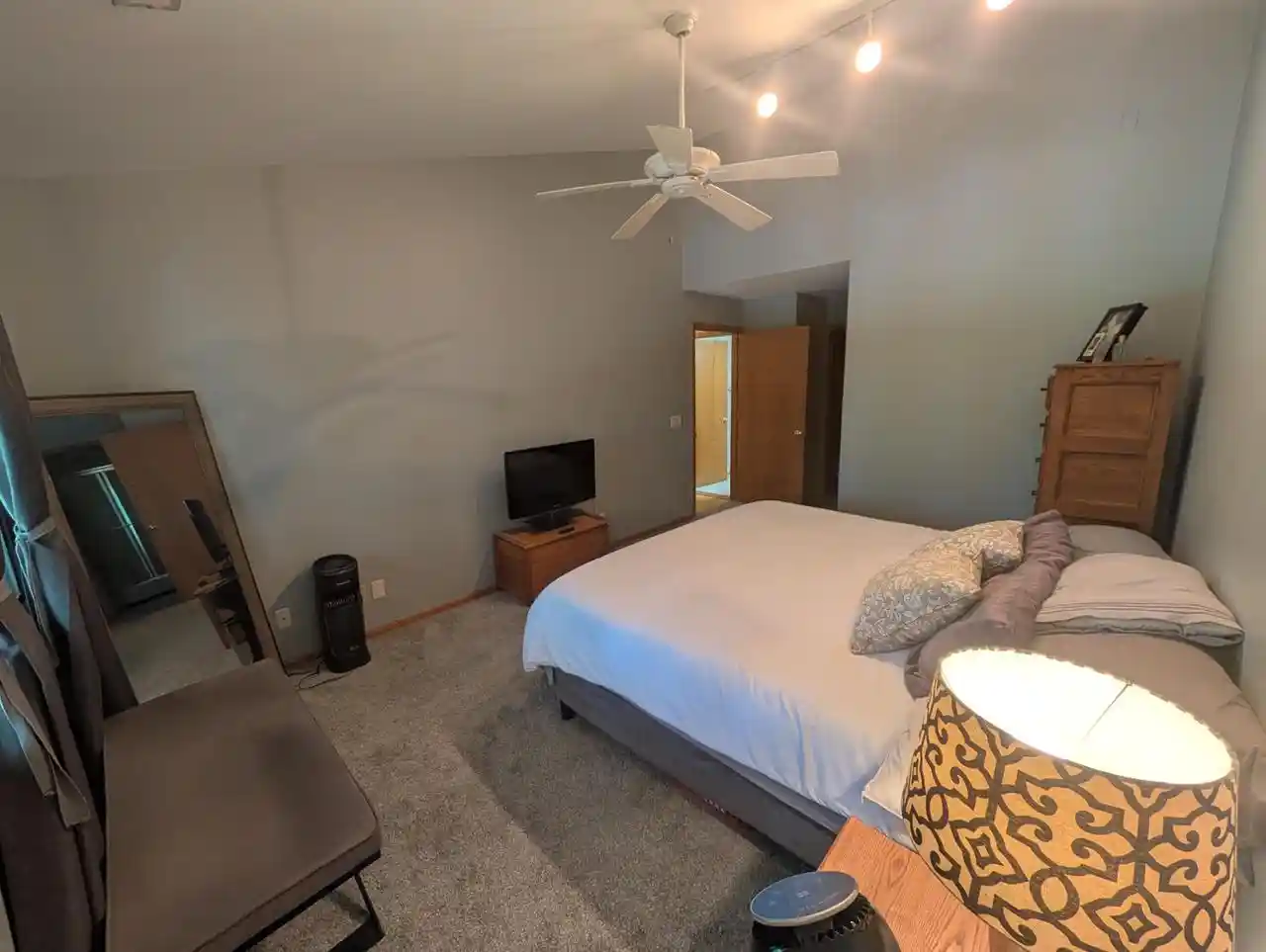 2nd image of 372 Park Hill Dr Dr #H, Pewaukee, WI 53072 | MLS# 1976639