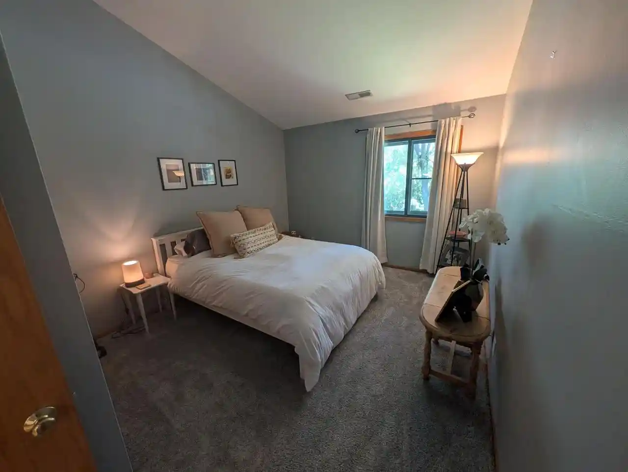 4th image of 372 Park Hill Dr Dr #H, Pewaukee, WI 53072 | MLS# 1976639