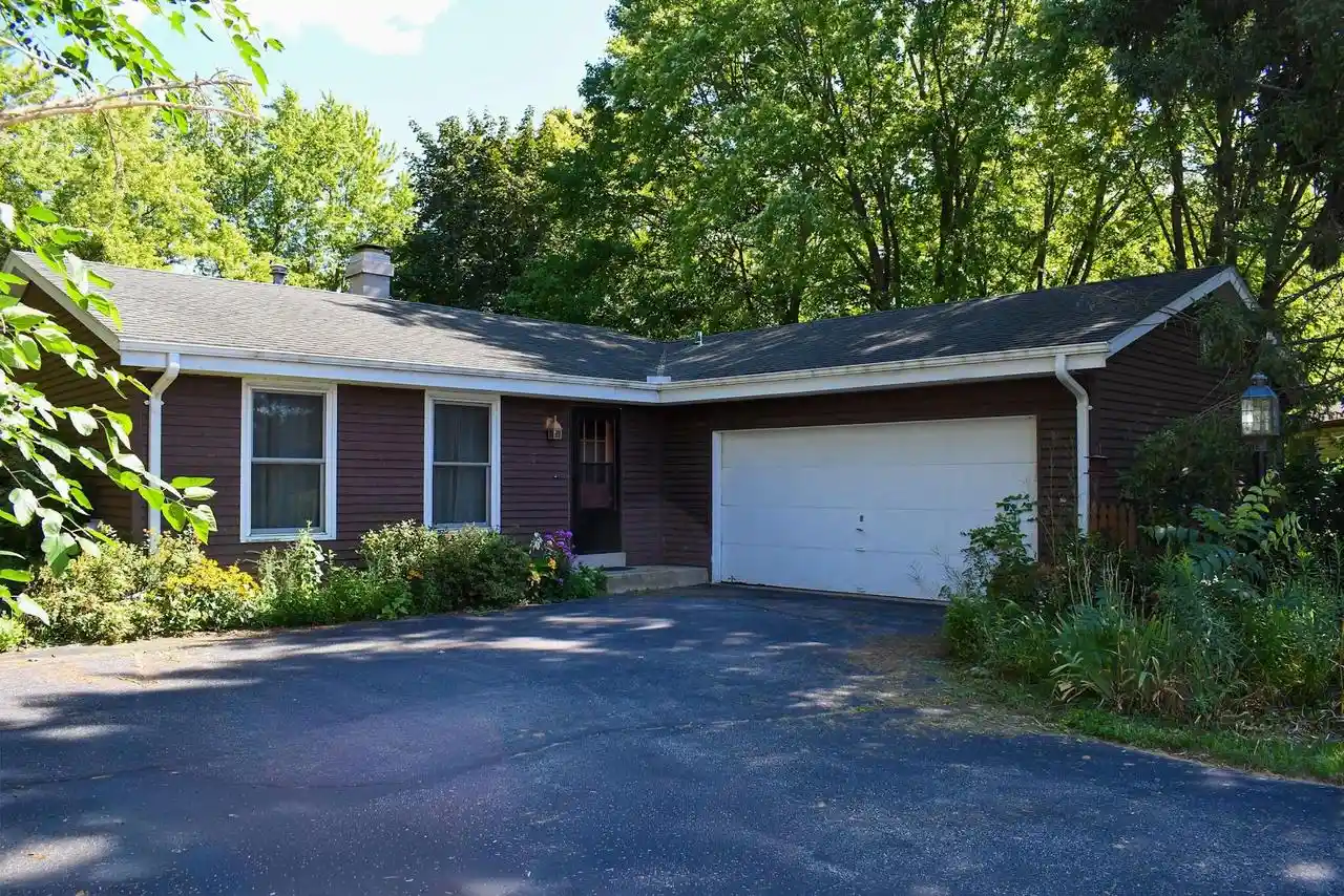 1st image of 1325 Carlin Court Court, Burlington, WI 53105 | MLS# 1976644