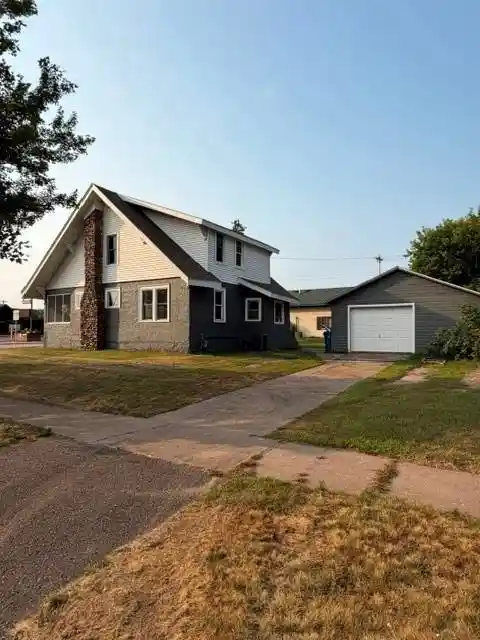 Photo 1 of Single family home for sale at 121 N River St, Spooner, WI 54801 | MLS# 1604276 | Listing updated on 2026-09-14