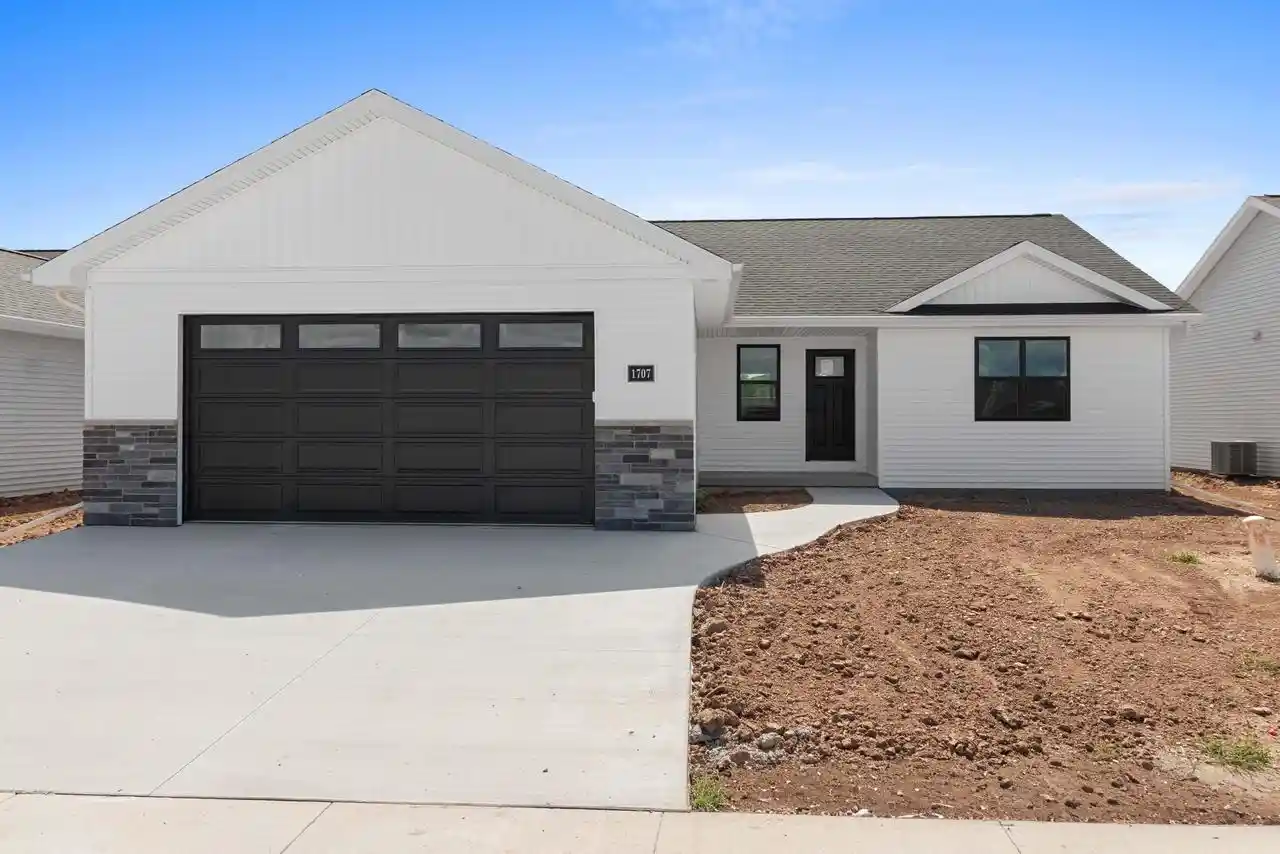 Sale Pending at 1707 Golden Gate Dr Dr, Appleton, WI 54913 | MLS# 50331219 | Listing updated on 2026-09-23
