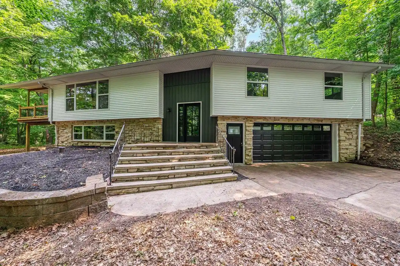Photo 1 of Single family home for sale at 3973 W Highview Dr Dr, Appleton, WI 54913 | MLS# 50331163 | Listing updated on 2026-09-10