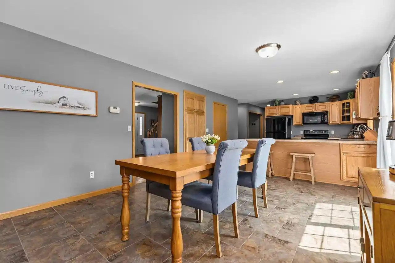 2nd image of 3023 E Greenleaf Dr Dr, Appleton, WI 54913 | MLS# 50331221