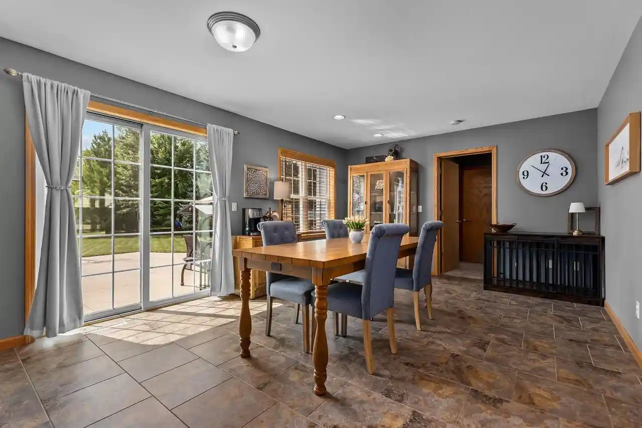 4th image of 3023 E Greenleaf Dr Dr, Appleton, WI 54913 | MLS# 50331221