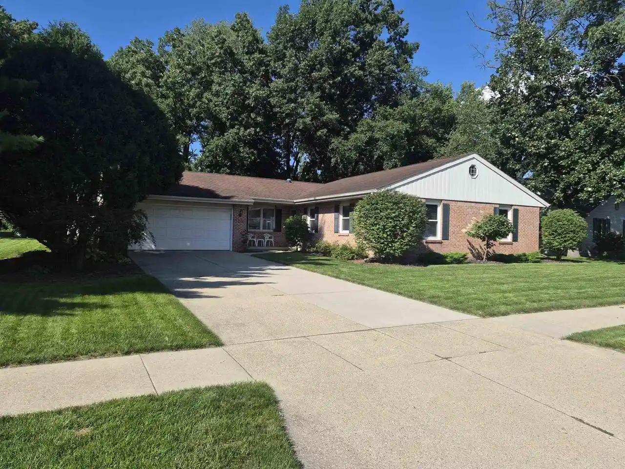 Photo 1 of Single family home for sale at 3211 Briar Crest Dr Dr, Janesville, WI 53546 | MLS# 2030783 | Listing updated on 2026-09-02