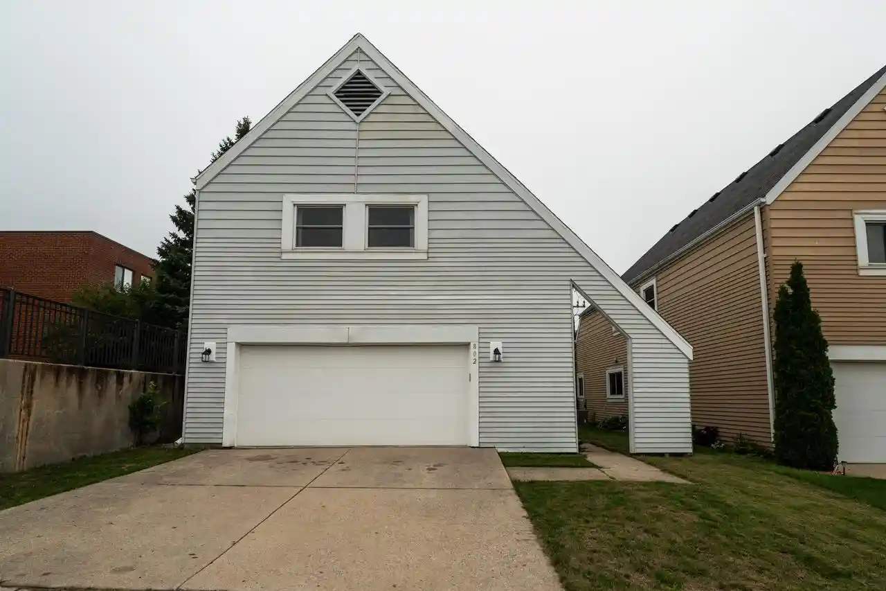 Photo 4 of Single family home for sale at 802 S 92Nd Street Street, Milwaukee, WI 53214 | MLS# 1976661 | Listing updated on 2026-08-22