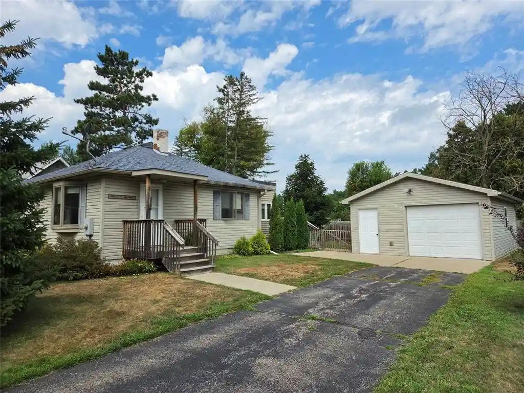 6th image of 813 Golf Road Road, Black River Falls, WI 54615 | MLS# 1604345