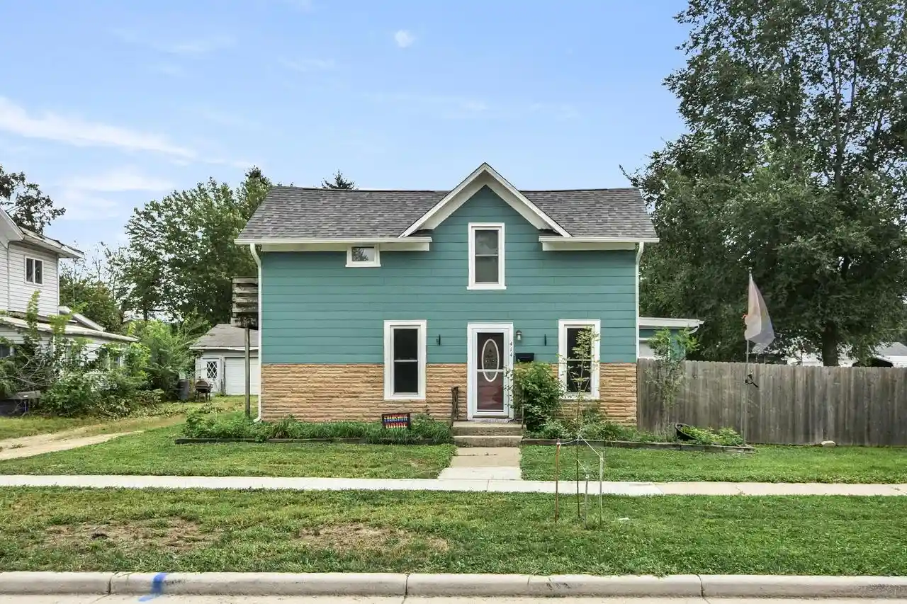 Photo 1 of Single family home for sale at 414 Almeron St, Evansville, WI 53536 | MLS# 1976662 | Listing updated on 2026-09-23