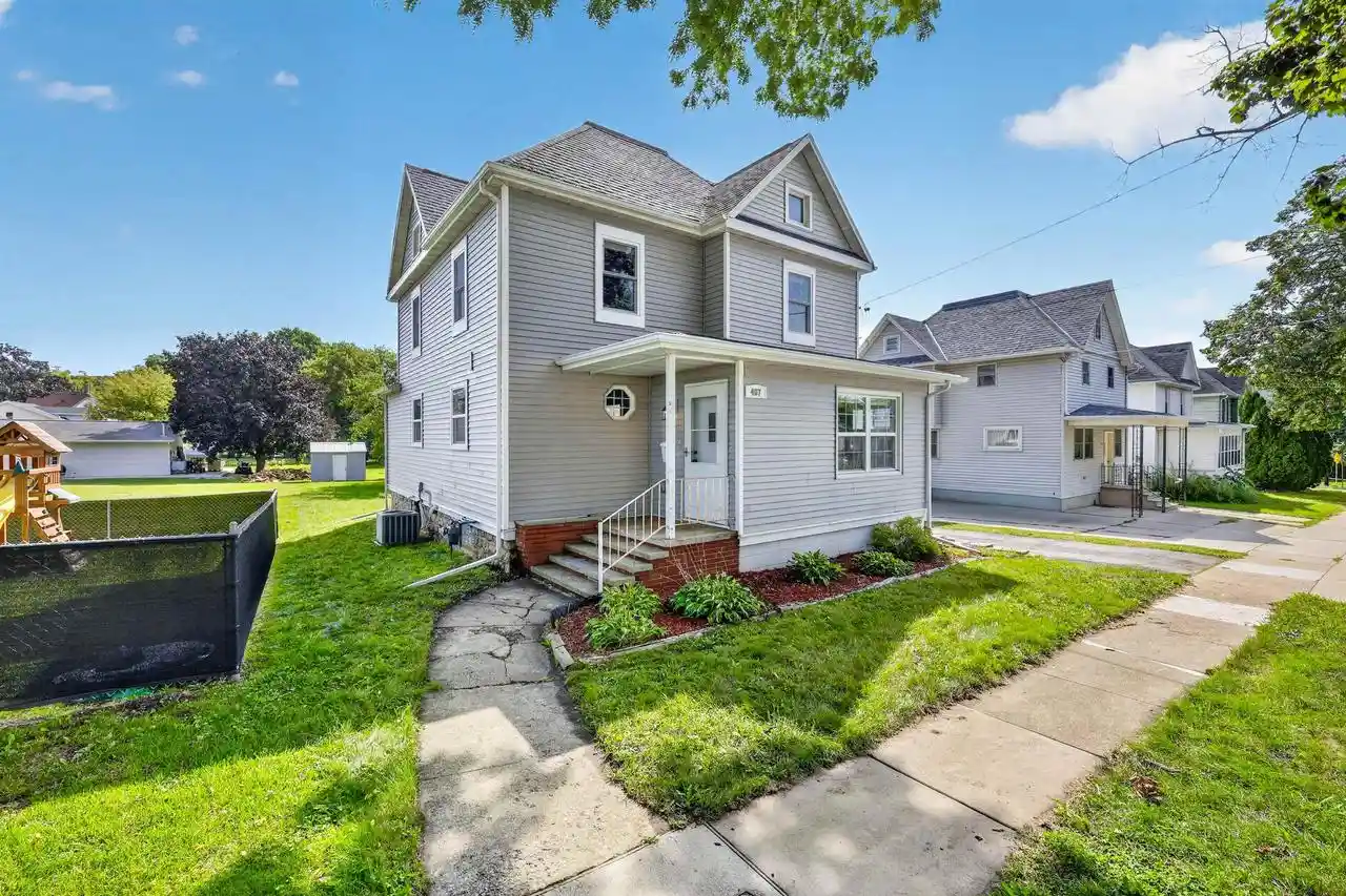 Photo 1 of Single family home for sale at 407 S Lincoln Ave, Beaver Dam, WI 53916 | MLS# 2030792 | Listing updated on 2026-09-15