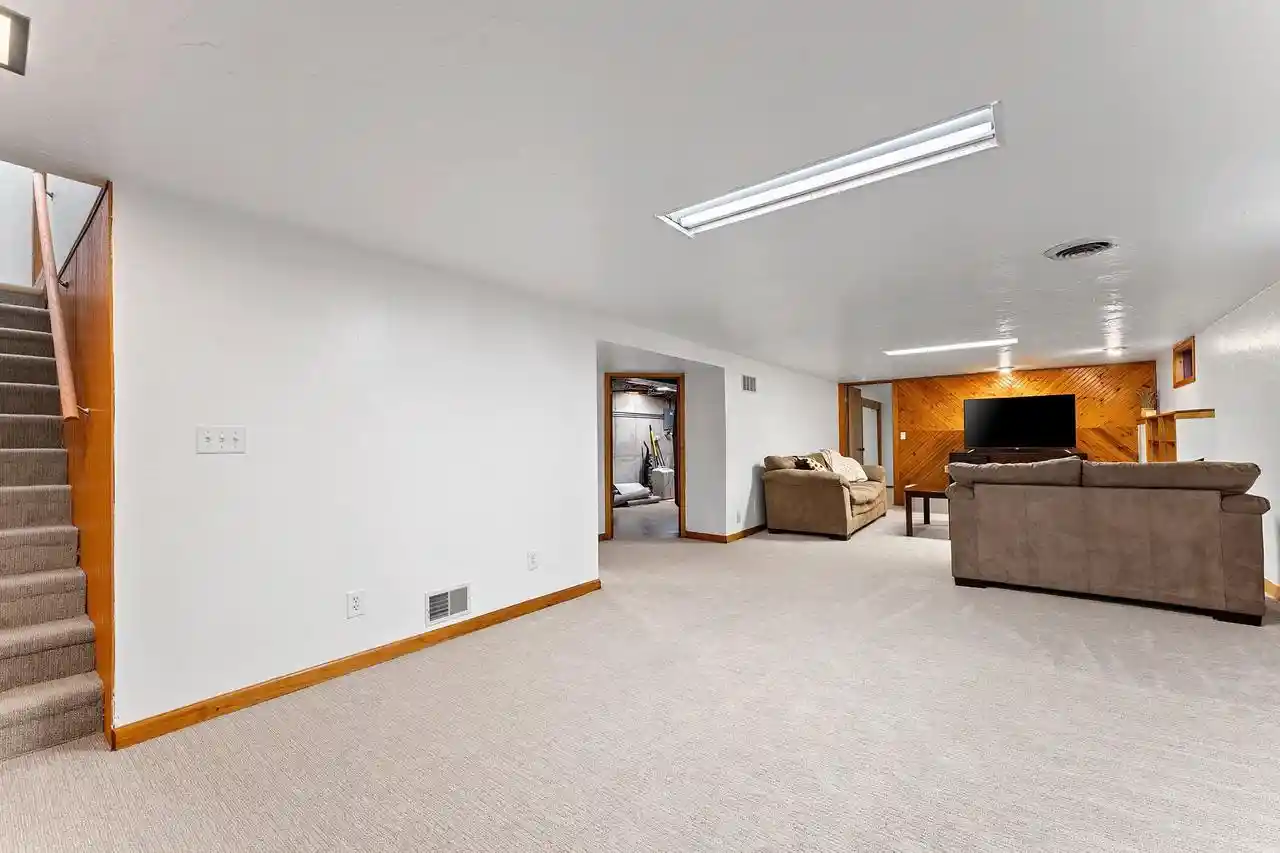 Photo 4 of Sale Pending at 487 Superior Road Road, Green Bay, WI 54311 | MLS# 50331237 | Listing updated on 2026-09-15
