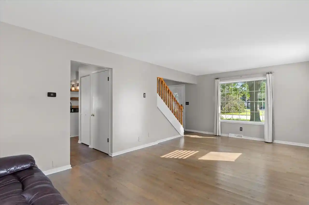 5th image of N78W15498 Old Gate Road Road, Menomonee Falls, WI 53051 | MLS# 1976672