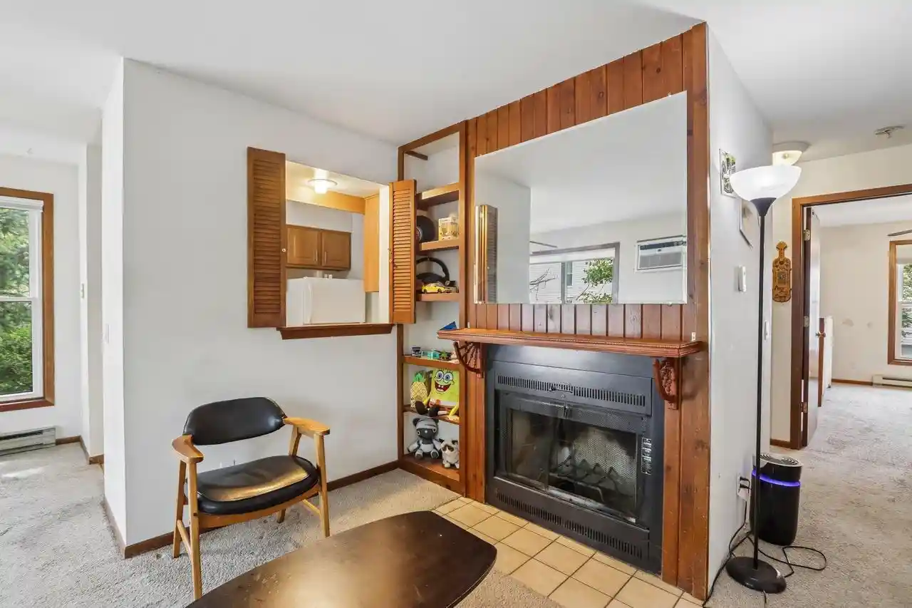 2nd image of 6733 Park Edge Dr Dr, Madison, WI 53719