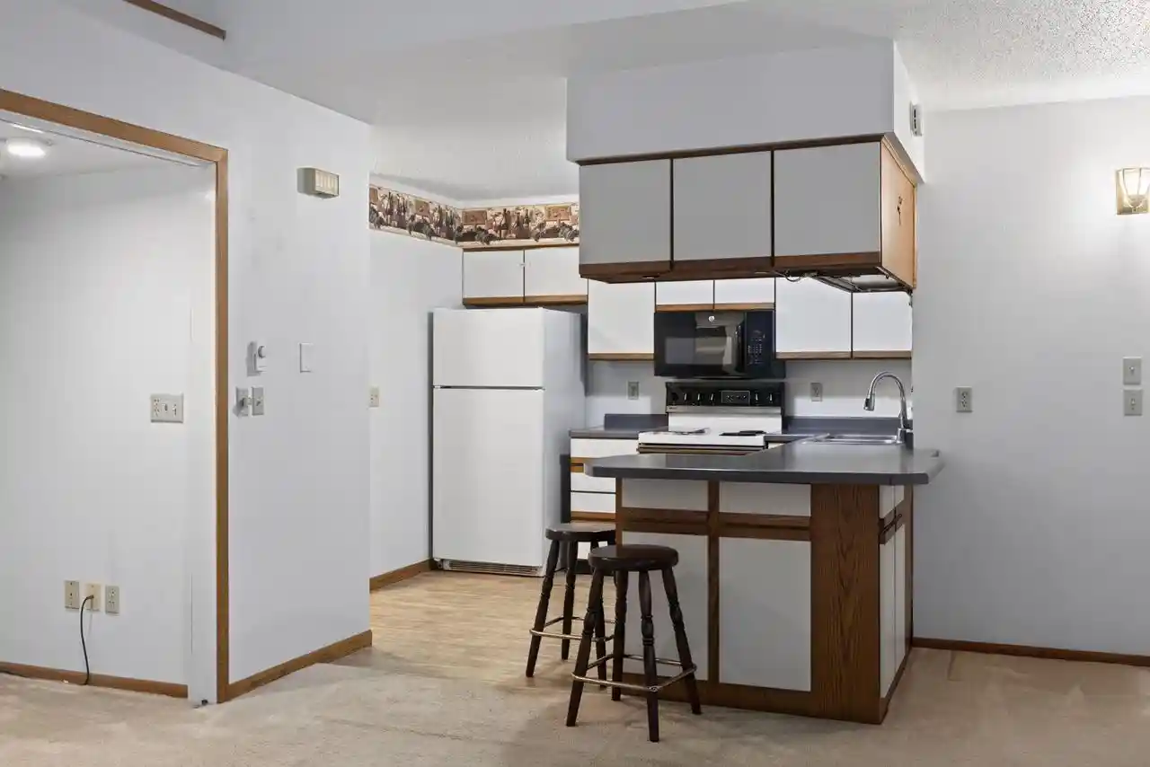 3rd image of 1400 Redfield Street Street #6, La Crosse, WI 54601 | MLS# 1976698