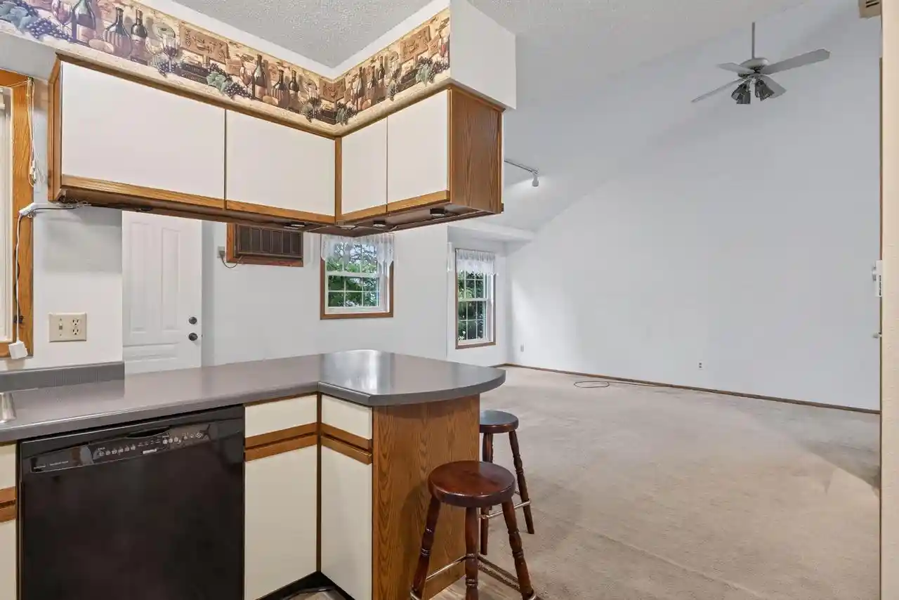 5th image of 1400 Redfield Street Street #6, La Crosse, WI 54601 | MLS# 1976698