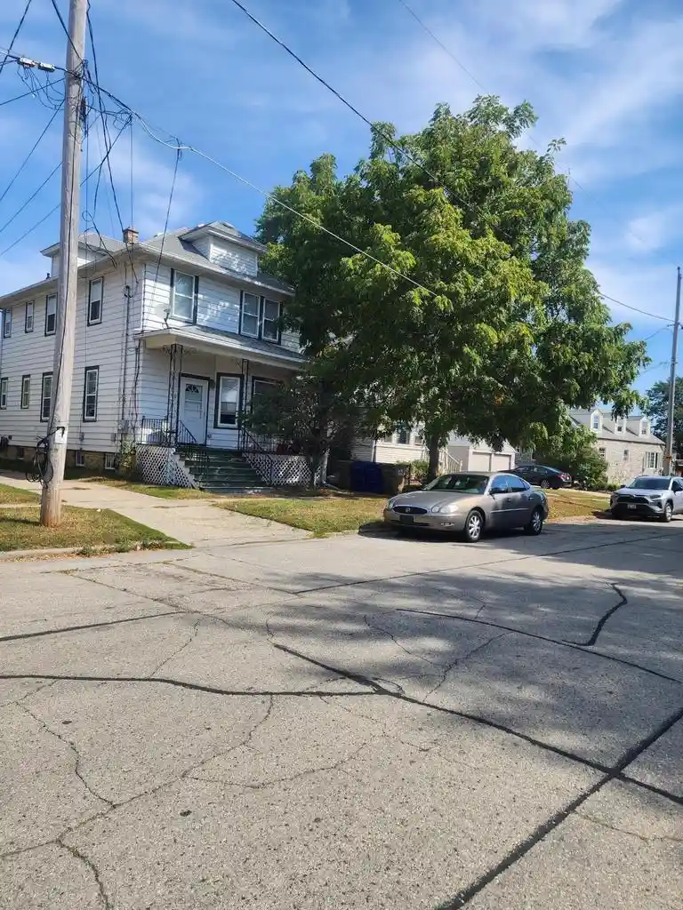1st image of 516 46th Street Street, Kenosha, WI 53140 | MLS# 1976705