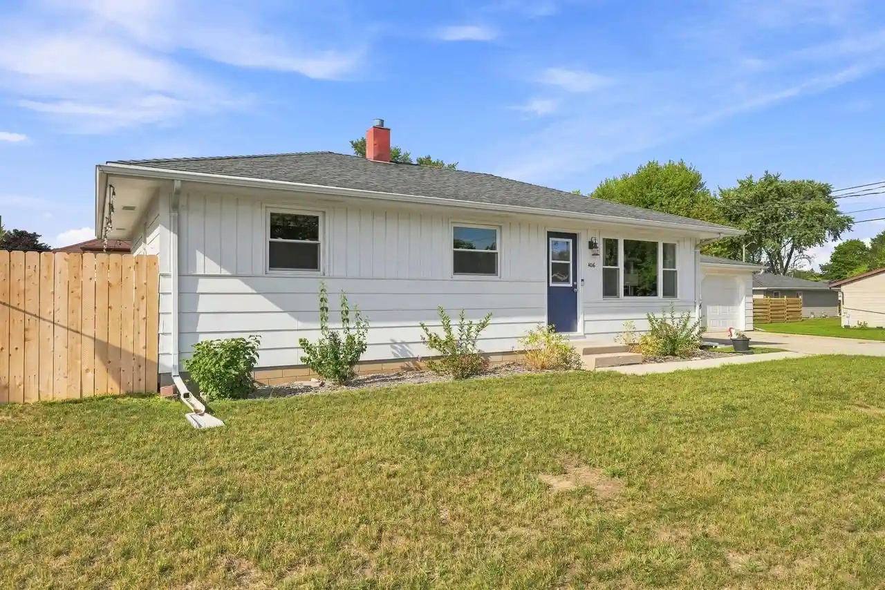 Photo 1 of Single family home for sale at 4016 Wildwood Dr Dr, Manitowoc, WI 54220 | MLS# 1976717 | Listing updated on 2026-08-29