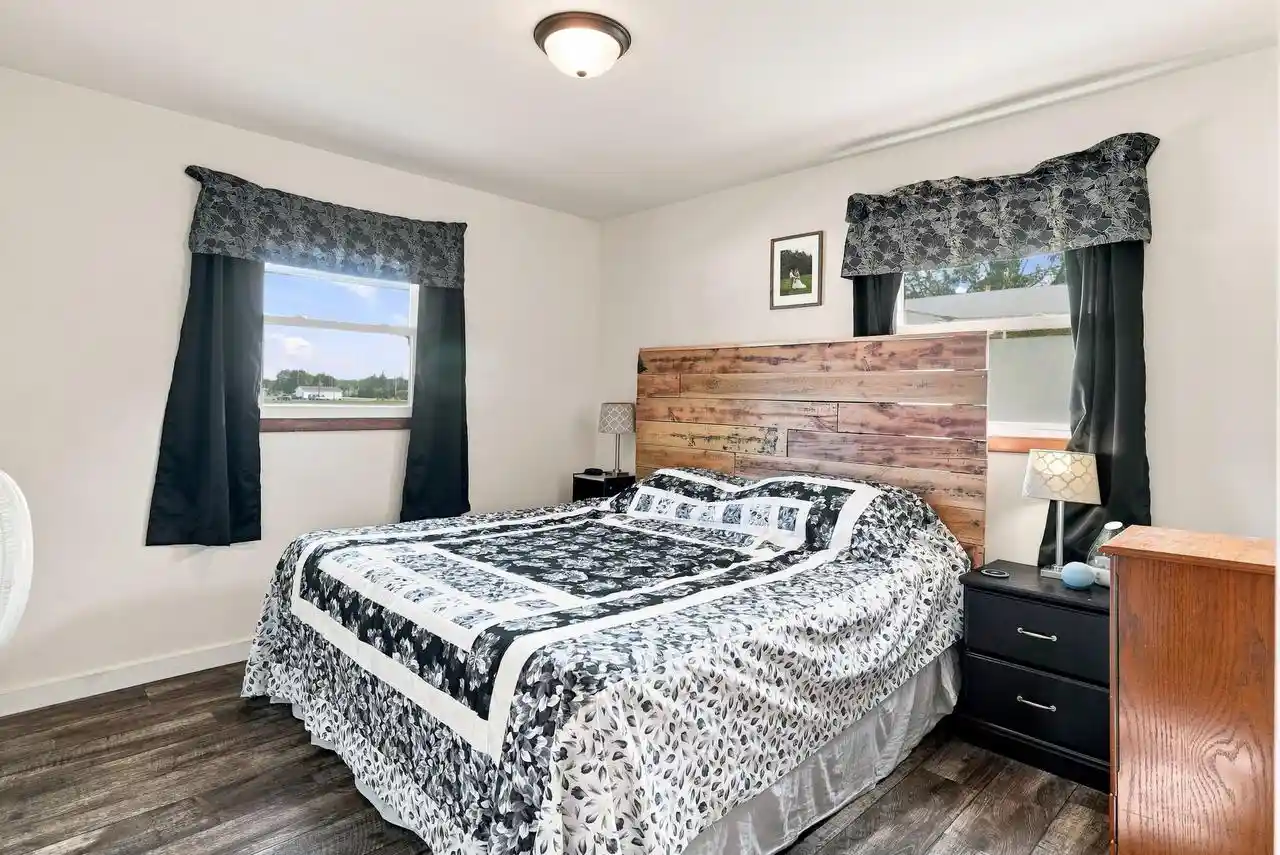 Photo 3 of Single family home for sale at 4016 Wildwood Dr Dr, Manitowoc, WI 54220 | MLS# 1976717 | Listing updated on 2026-08-29
