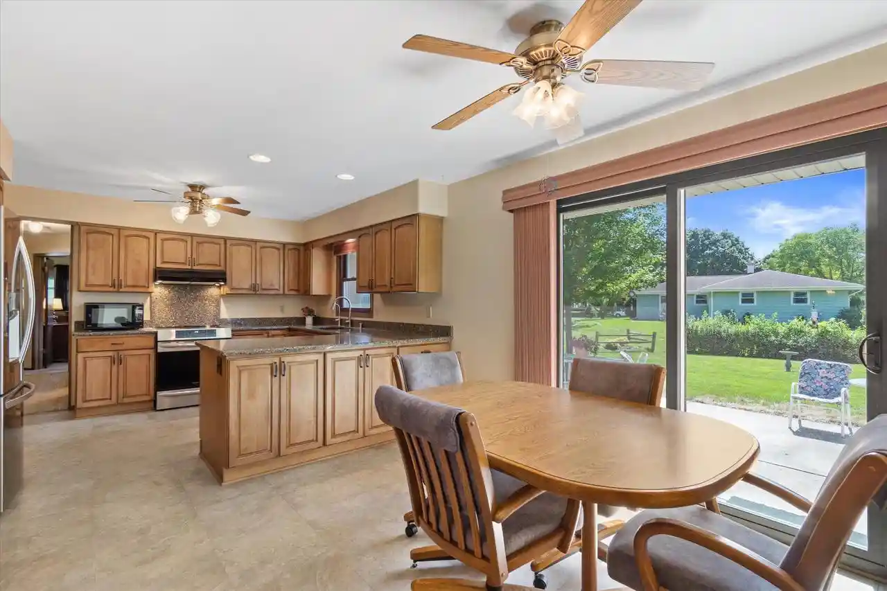 2nd image of W222n2281 Glenwood Lane Lane, Waukesha, WI 53186 | MLS# 1976726