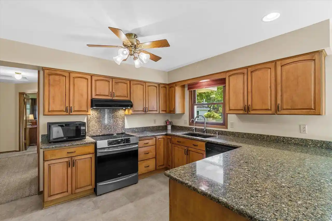 60th image of W222n2281 Glenwood Lane Lane, Waukesha, WI 53186 | MLS# 1976726