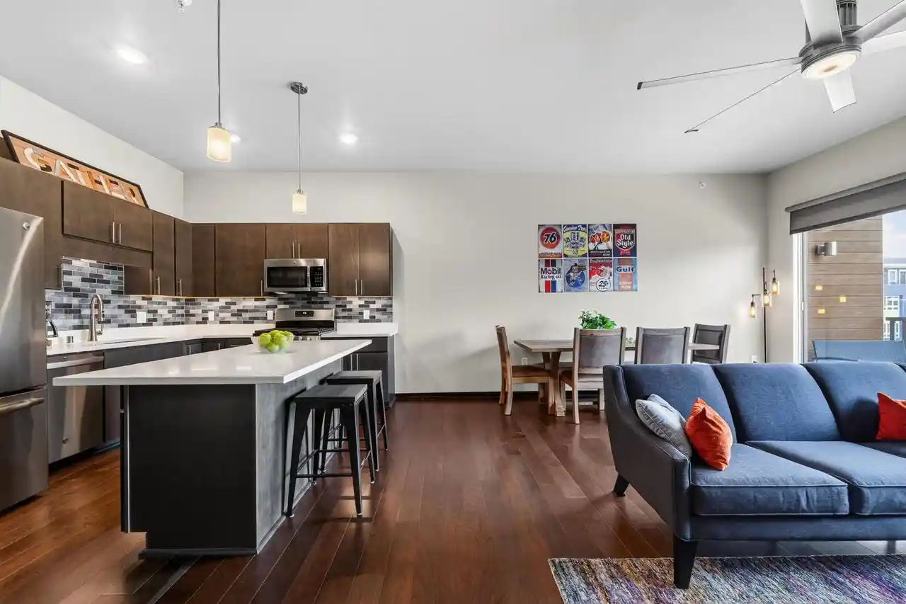 Listing Photo 4 - Condo for sale in building located at 819 E Mifflin St, Madison, WI 53703 - Unit #304