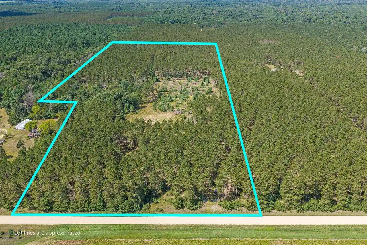 1st image of 839 8th Dr Dr, Hancock, WI 54943 | MLS# 2030821