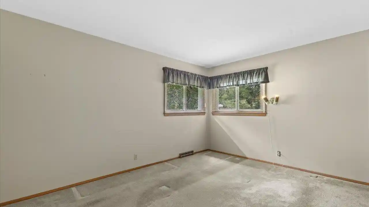 2nd image of W215n10105 Hickory Dr Dr, Colgate, WI 53017 | MLS# 1976737