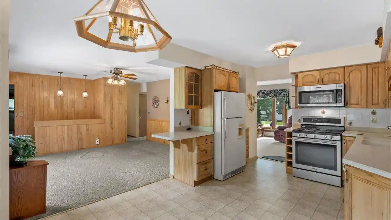 25th image of W215n10105 Hickory Dr Dr, Colgate, WI 53017 | MLS# 1976737