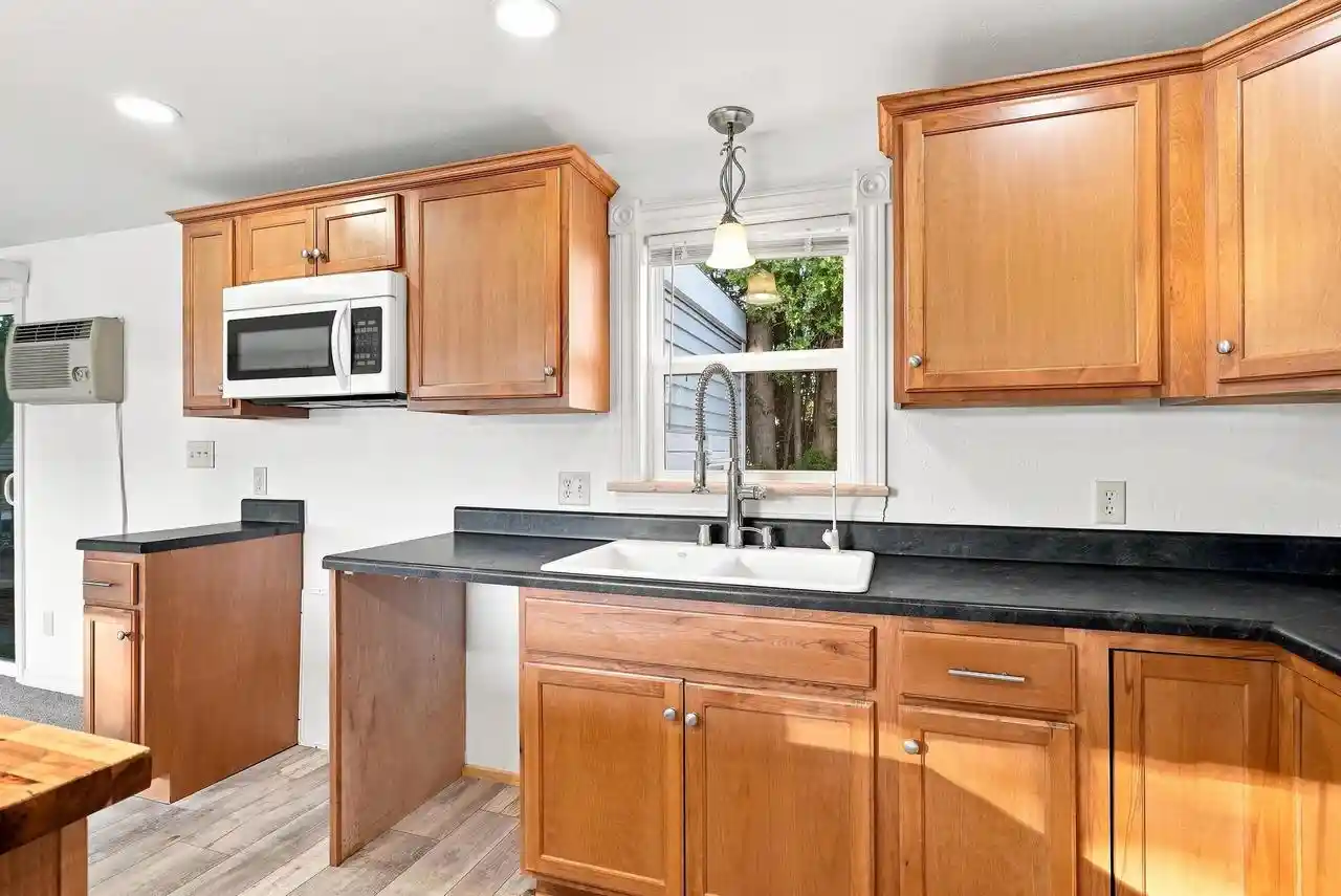 3rd image of 2 Algonquin Trail Trail, Sheboygan, WI 53081 | MLS# 2030829