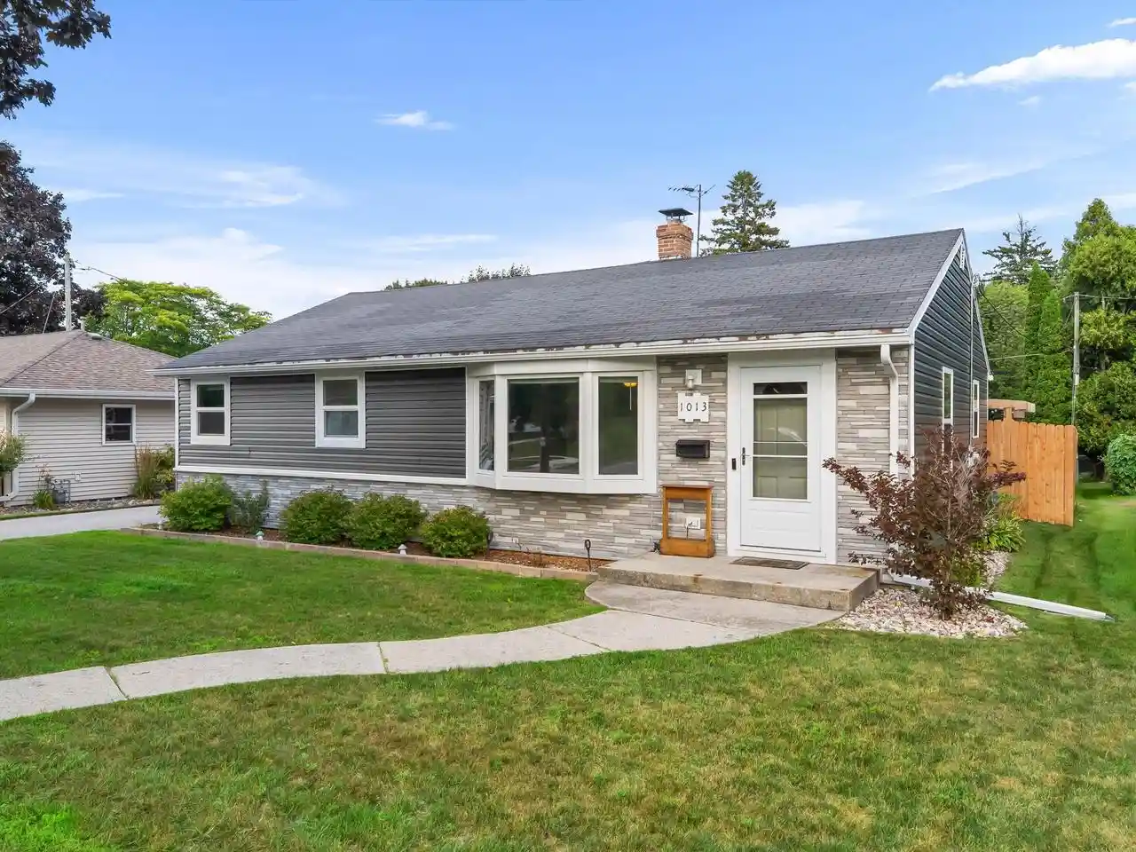 1st image of 1013 N 6th Street Street, Manitowoc, WI 54220 | MLS# 1976744
